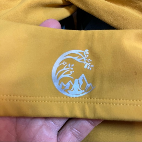 Sports crop top yellow size XS activewear yoga - Picture 4 of 4
